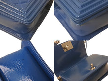 Load image into Gallery viewer, CHANEL シャネル ボーイシャネル20 パテント ショルダーバッグ ブルー ココマーク シルバー金具 美品 中古 60307