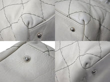 Load image into Gallery viewer, CHANEL シャネル ココマーク トートバッグ オンザロード 13番台 ワイルドステッチ レザー グレー シルバー金具 美品 中古 60349