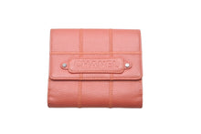 Load image into Gallery viewer, CHANEL シャネル チョコバー 三つ折り財布 10番台 レザー オレンジ 小銭入れ付き 美品 中古 60352