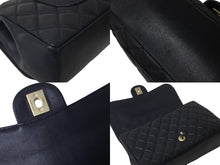 Load image into Gallery viewer, 極美品 CHANEL シャネル チェーンショルダーバッグ シングルフラップ マトラッセ23 21番台 ラムスキン ネイビー ゴールド金具 中古 60362