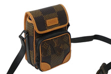 Load image into Gallery viewer, LOUIS VUITTON ルイヴィトン×NIGO ショルダーバッグ アマゾン スリングバッグ N40357 ブラウン ブラック 美品 中古 60394