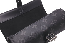 Load image into Gallery viewer, 新品同様 LOUIS VUITTON ルイヴィトン 時計ケース M43385 エテュイ・3 モントル ブラック モノグラムエクリプス 中古 60421