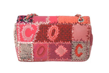 Load image into Gallery viewer, CHANEL シャネル パッチワーク チェーン ショルダーバッグ 23番台 ピンク系 ココマーク ロゴ シルバー金具 良品 中古 60428