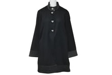 Load image into Gallery viewer, CHROME HEARTS クロムハーツ フード付きフローラルハートボタンレザー切替カシミヤコート ブラック サイズXS 中古 60473