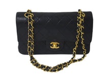 Load image into Gallery viewer, CHANEL シャネル チェーンショルダーバッグ マトラッセ23 Wフラップ 1番台 ラムスキン ブラック ゴールド金具 美品 中古 60479