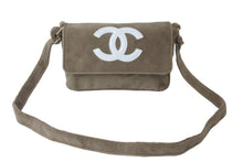 Load image into Gallery viewer, CHANEL シャネル ショルダーバッグ ココマーク パイル ベージュ シルバー金具 ノベルティー 美品 中古 60554