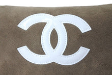 Load image into Gallery viewer, CHANEL シャネル ショルダーバッグ ココマーク パイル ベージュ シルバー金具 ノベルティー 美品 中古 60554