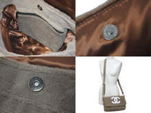 Load image into Gallery viewer, CHANEL シャネル ショルダーバッグ ココマーク パイル ベージュ シルバー金具 ノベルティー 美品 中古 60562