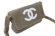 Load image into Gallery viewer, CHANEL シャネル ショルダーバッグ ココマーク パイル ベージュ シルバー金具 ノベルティー 美品 中古 60562