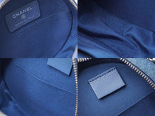 Load image into Gallery viewer, 新品同様品 CHANEL シャネル ショルダーバッグ ココマーク 28番台 マトラッセ デニム ブルー シルバー金具 中古 60565