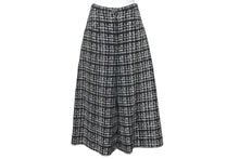 Load image into Gallery viewer, 極美品 CHANEL シャネル ツイード パンツ マルチカラー ブラック ビジュー ジップ ボトムス P61105V46414 サイズ34 中古 60575