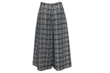 Load image into Gallery viewer, 極美品 CHANEL シャネル ツイード パンツ マルチカラー ブラック ビジュー ジップ ボトムス P61105V46414 サイズ34 中古 60575
