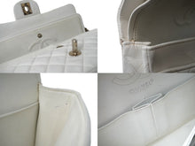 Load image into Gallery viewer, CHANEL シャネル チェーンショルダーバッグ Wフラップ マトラッセ 5番台 1998年 カーフ ホワイト シルバー金具 美品 中古 60597