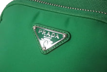 画像をギャラリービューアに読み込む, PRADA プラダショルダーバッグ ネックフォンケース 三角ロゴプレート ナイロン テスート グリーン 美品 中古 60606 