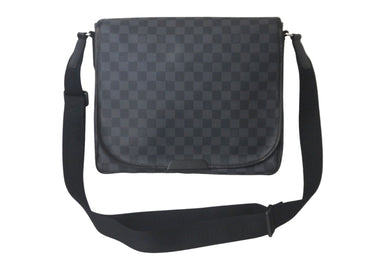 新品同様品 LOUIS VUITTON ルイヴィトン ショルダーバッグ ダニエルMM N58029 ダミエグラフィットブラック シルバー金具 中古 60668