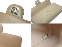 Load image into Gallery viewer, CHANEL シャネル チョコバー チェーンショルダーバッグ ラムスキン 7番台 ベージュ ココマーク ゴールド金具 美品 中古 60670