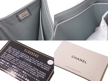 Load image into Gallery viewer, 極美品 CHANEL シャネル クラシック スモール フラップ ウォレット マトラッセ 31番台 キャビアスキン グリーン ゴールド金具 中古 60809