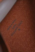 Load image into Gallery viewer, LOUIS VUITTON ルイ ヴィトン カードケース パスケース ポルトクレ ヴェルティカル M60533 モノグラム ブラウン 美品 中古 60839