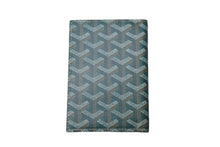 Load image into Gallery viewer, 極美品 GOYARD ゴヤール グルネル パスポート ケース グリーン PVC レザー ロゴ 手帳ケース ヘリンボーン 柄 中古 60867