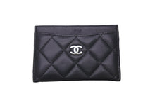 Load image into Gallery viewer, CHANEL シャネル マトラッセ カードケース 14番台 ブラック ラムスキン ココマーク ロゴ 小物 名刺入れ 良品 中古 60871