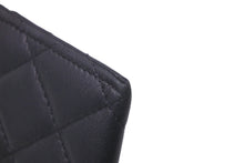 Load image into Gallery viewer, CHANEL シャネル マトラッセ カードケース 14番台 ブラック ラムスキン ココマーク ロゴ 小物 名刺入れ 良品 中古 60871