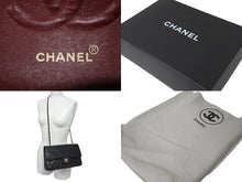 Load image into Gallery viewer, CHANEL シャネル チェーンショルダーバッグ Wフラップ マトラッセ25 ラムスキン 2番台 ブラック ゴールド金具 美品 中古 60958