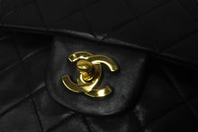 Load image into Gallery viewer, CHANEL シャネル チェーンショルダーバッグ Wフラップ マトラッセ25 ラムスキン 2番台 ブラック ゴールド金具 美品 中古 60958