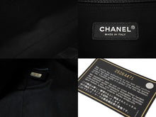 Load image into Gallery viewer, CHANEL シャネル マトラッセ ワンショルダーバッグ ココマーク 25番台 ブラック レザー シルバー金具 美品 中古 60979