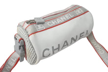 Load image into Gallery viewer, CHANEL シャネル スポーツライン ショルダーバッグ ドラム型 10番台 ナイロン キャンバス ホワイト グレー レッド 良品 中古 60980