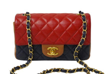 Load image into Gallery viewer, CHANEL シャネル ショルダーバッグ マトラッセチェーンショルダー カーフスキン マルチカラー 21番台 ゴールド金具 美品 中古 61002