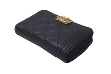 Load image into Gallery viewer, CHANEL シャネル コインケース ボーイシャネル A80602 31番台 キャビアスキン ブラック ゴールド金具 美品 中古 61032