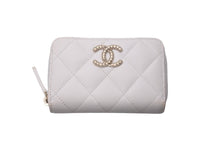 Load image into Gallery viewer, CHANEL シャネル マトラッセ コインケース キャビアスキン ホワイト ピンク ココマーク ランダム番台 ウォレット 良品 中古 61036