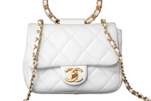 Load image into Gallery viewer, CHANEL シャネル マトラッセ ハンドバッグ シングルフラップ チェーンショルダー 29番台 ホワイト 美品 中古 61100