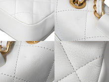 Load image into Gallery viewer, CHANEL シャネル マトラッセ ハンドバッグ シングルフラップ チェーンショルダー 29番台 ホワイト 美品 中古 61100