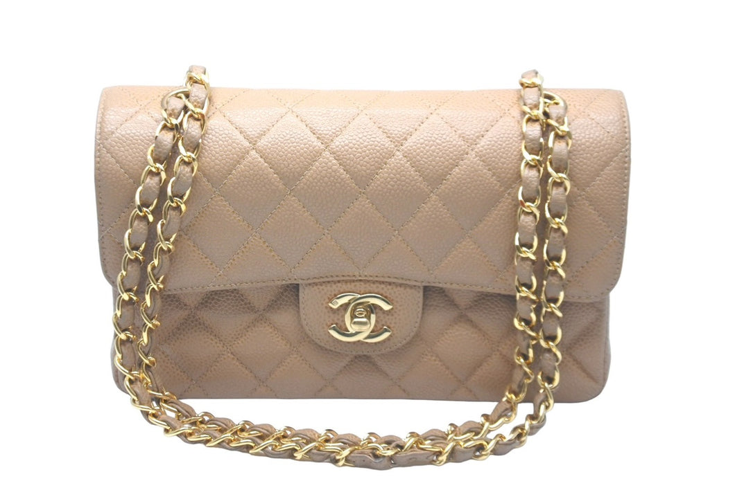 極美品 CHANEL マトラッセ Wフラップ チェーンショルダー キャビアスキン 6番台 23cm ショルダーバッグ ベージュ ゴールド金具 中古 61101