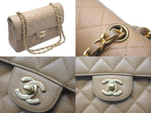 Load image into Gallery viewer, 極美品 CHANEL マトラッセ Wフラップ チェーンショルダー キャビアスキン 6番台 23cm ショルダーバッグ ベージュ ゴールド金具 中古 61101