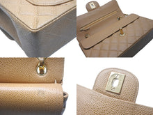 Load image into Gallery viewer, 極美品 CHANEL マトラッセ Wフラップ チェーンショルダー キャビアスキン 6番台 23cm ショルダーバッグ ベージュ ゴールド金具 中古 61101