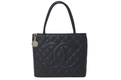 極美品 CHANEL シャネル トートバッグ 復刻トート キャビアスキン A01804 6番台 2002年頃 ココマーク シルバープレート 中古 61104