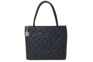 極美品 CHANEL シャネル トートバッグ 復刻トート キャビアスキン A01804 6番台 2002年頃 ココマーク シルバープレート 中古 61104