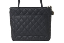 Load image into Gallery viewer, 極美品 CHANEL シャネル トートバッグ 復刻トート キャビアスキン A01804 6番台 2002年頃 ココマーク シルバープレート 中古 61104