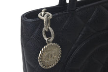 Load image into Gallery viewer, 極美品 CHANEL シャネル トートバッグ 復刻トート キャビアスキン A01804 6番台 2002年頃 ココマーク シルバープレート 中古 61104