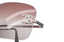 Load image into Gallery viewer, 極美品 CHANEL シャネル サングラス ココマーク ラインストーン サイズ62□17 120 ブラウン 4017-D c.124/89 中古 61140