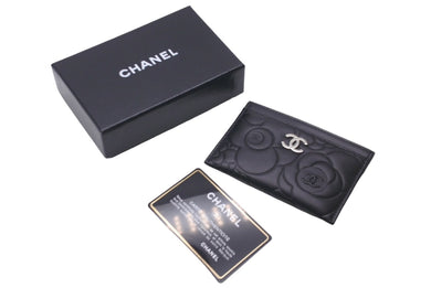 新品同様 CHANEL シャネル カメリア カードケース ココマーク 16番台 ブラック ラムスキン 中古 61194