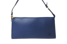 Load image into Gallery viewer, LOUIS VUITTON ルイ ヴィトン アクセサリーポーチ M52945 ポシェット アクセソワール エピ レザー トレドブルー 美品 中古 61197