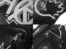 Load image into Gallery viewer, BALENCIAGA バレンシアガ エクスプローラー グラフィティ ボディバッグ レザー ブラック 529550 グレー金具 美品 中古 61275