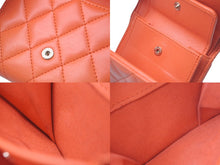 Load image into Gallery viewer, CHANEL シャネル 三つ折り財布 スモールウォレット マトラッセ ラムスキン 29番台 オレンジ ゴールド金具 美品 中古 61285