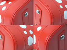 Load image into Gallery viewer, 極美品 LOUIS VUITTON ルイヴィトン 草間彌生 アルマBB ハンドバッグ 23SS M21698 ICチップ エピレザー レッド 中古 61320