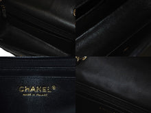 Load image into Gallery viewer, CHANEL シャネル ミニ マトラッセ チェーン ショルダーバッグ 30番台 ラムスキン ブラック ココマーク ロゴ 美品 中古 61330