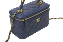 Load image into Gallery viewer, 極美品 CHANEL シャネル バニティチェーンショルダーバッグ トップハンドル ランダム カーフ ネイビー ゴールド金具 中古 61398