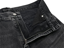 Load image into Gallery viewer, 未使用 BALENCIAGA バレンシアガ フレアデニムパンツ 697829 TBP47 ユニセックス Sサイズ コットン ブラック 中古 61507